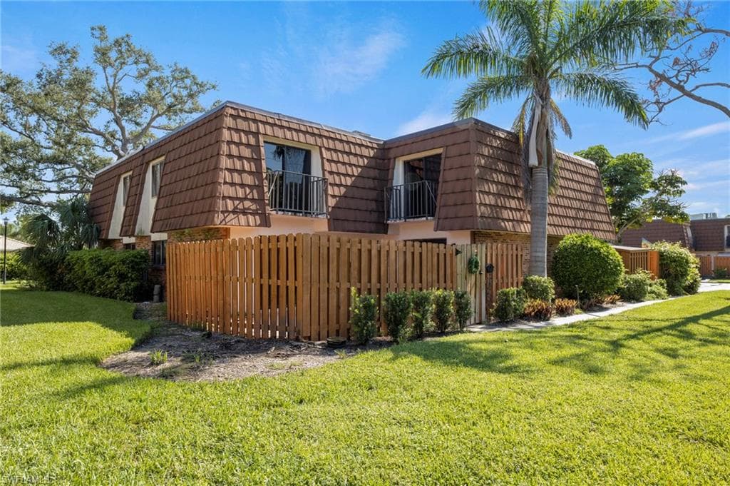 1466 Park Shore CIR 3 FORT MYERS, FL 33901
