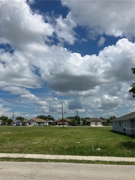 711 SE 8th ST CAPE CORAL, FL 33990