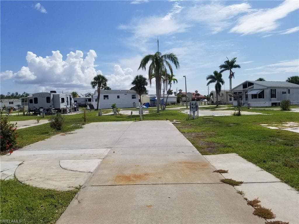 19681 Summerlin RD FORT MYERS, FL 33908