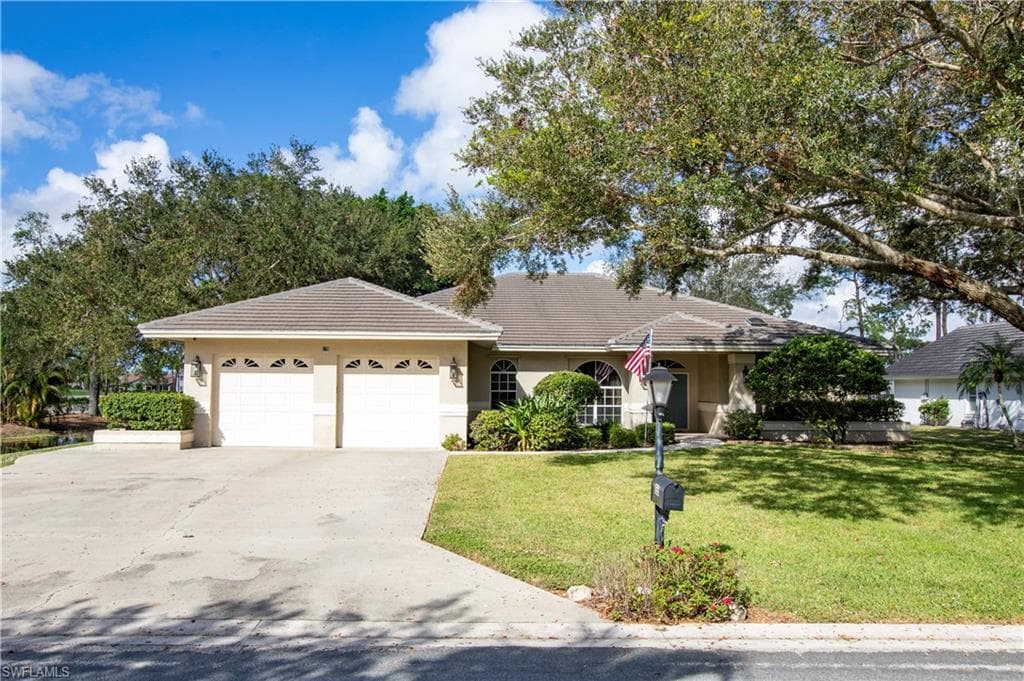 135 Muirfield CIR NAPLES, FL 34113