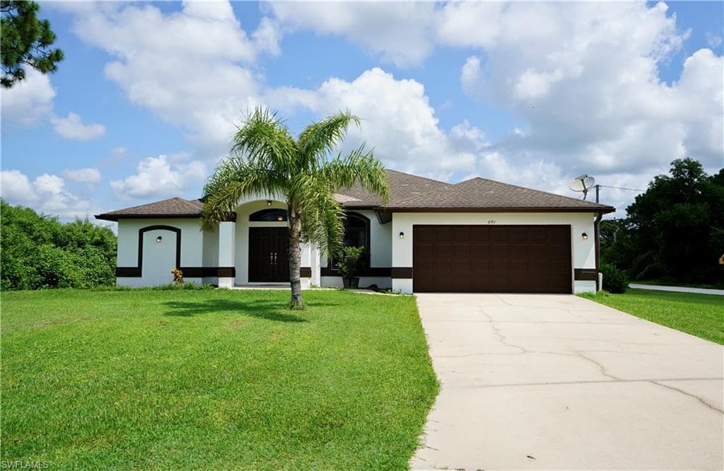 691 Manhattan ST E LEHIGH ACRES, FL 33974