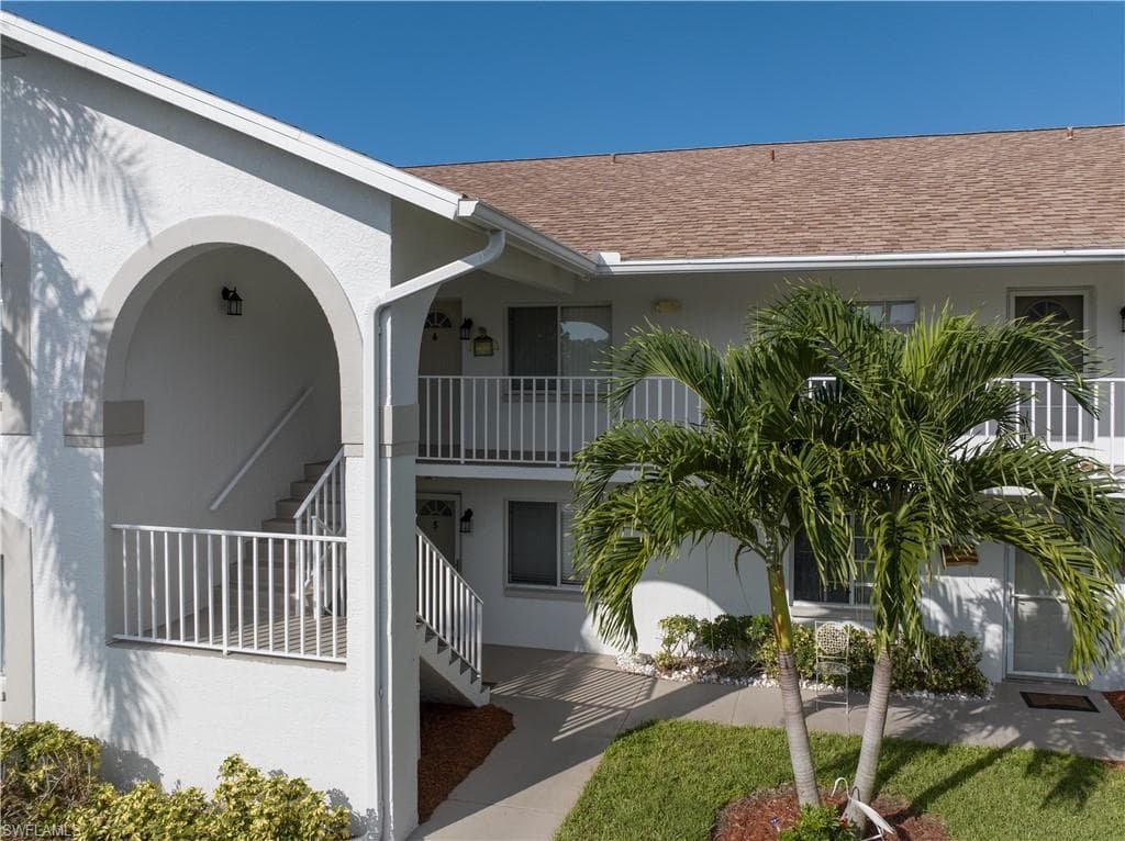 379 Gabriel CIR 5 NAPLES, FL 34104