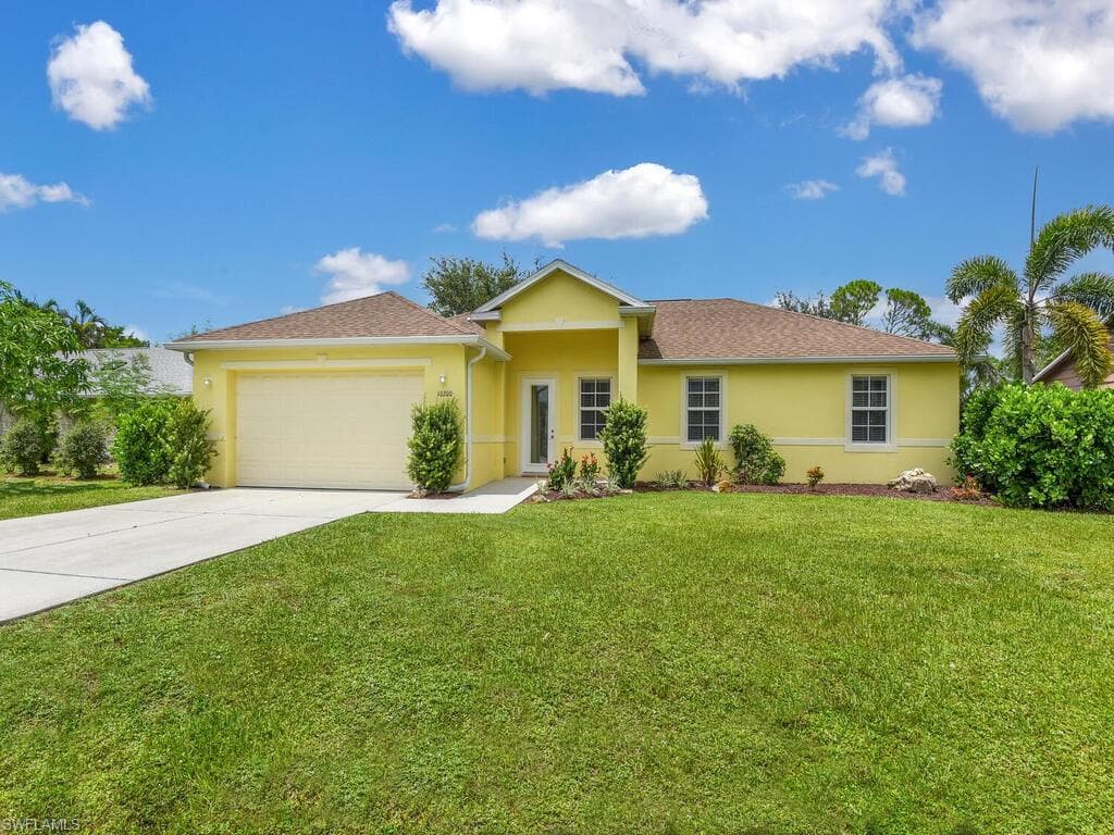 10200 Shade Tree CT BONITA SPRINGS, FL 34135