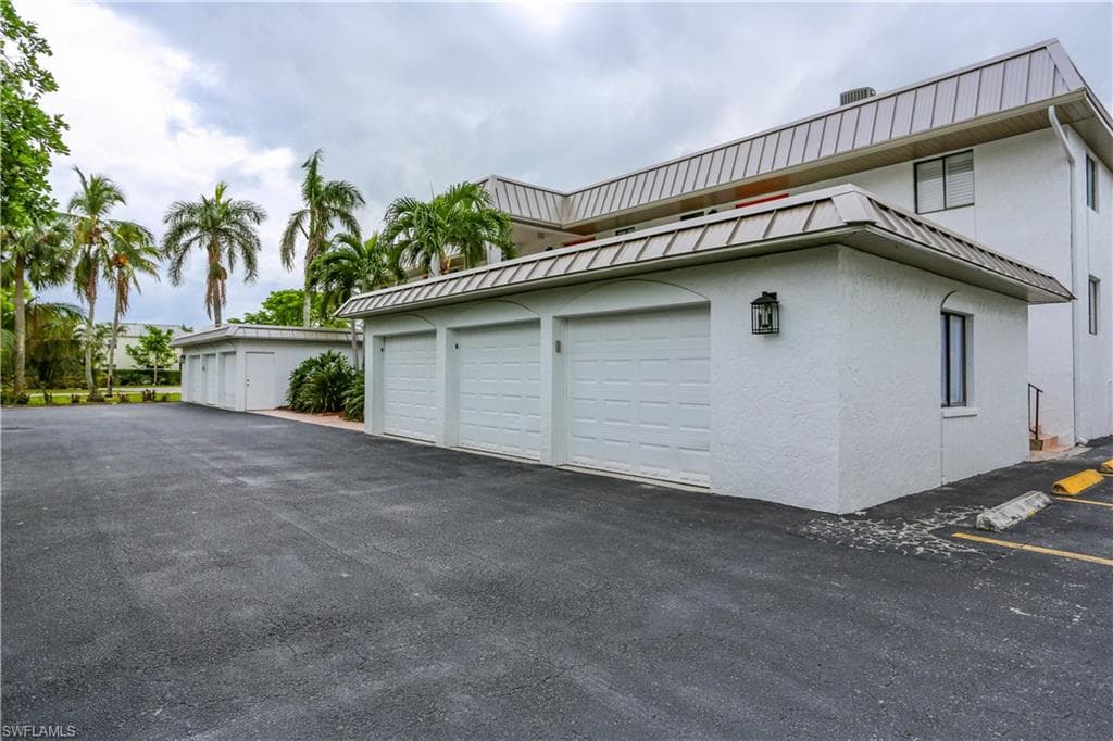 990 8th ST S 1C NAPLES, FL 34102