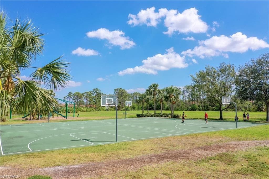 2404 Laurentina LN CAPE CORAL, FL 33909
