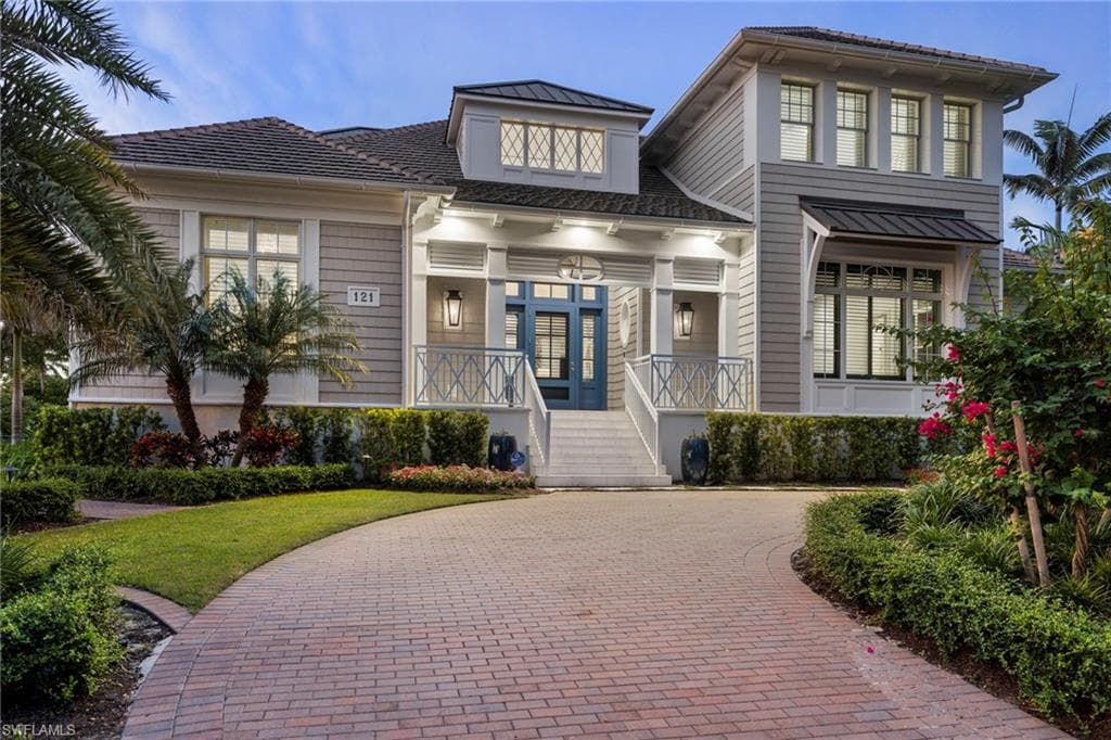 121 3rd AVE N NAPLES, FL 34102