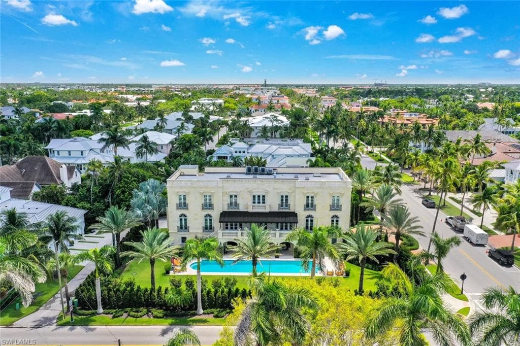 111 5th AVE S NAPLES, FL 34102