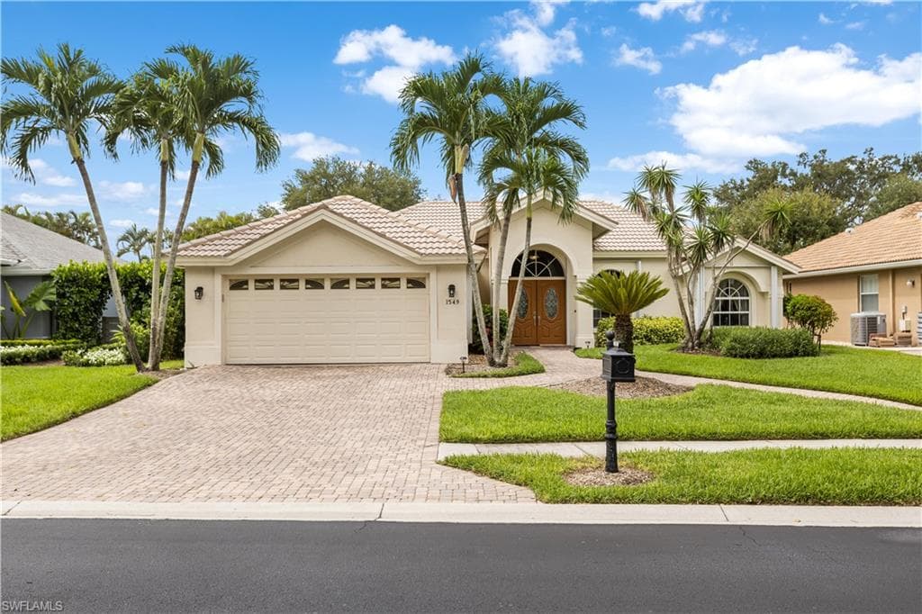 1549 Vintage LN NAPLES, FL 34104