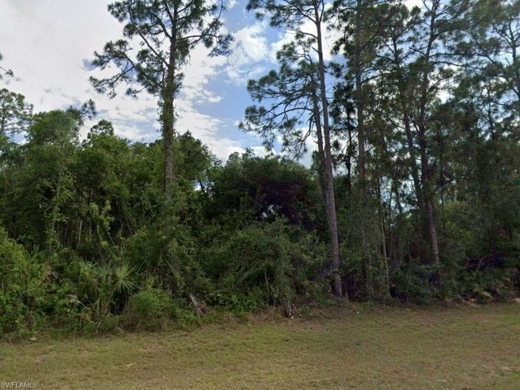 910 Sentinela BLVD LEHIGH ACRES, FL 33974