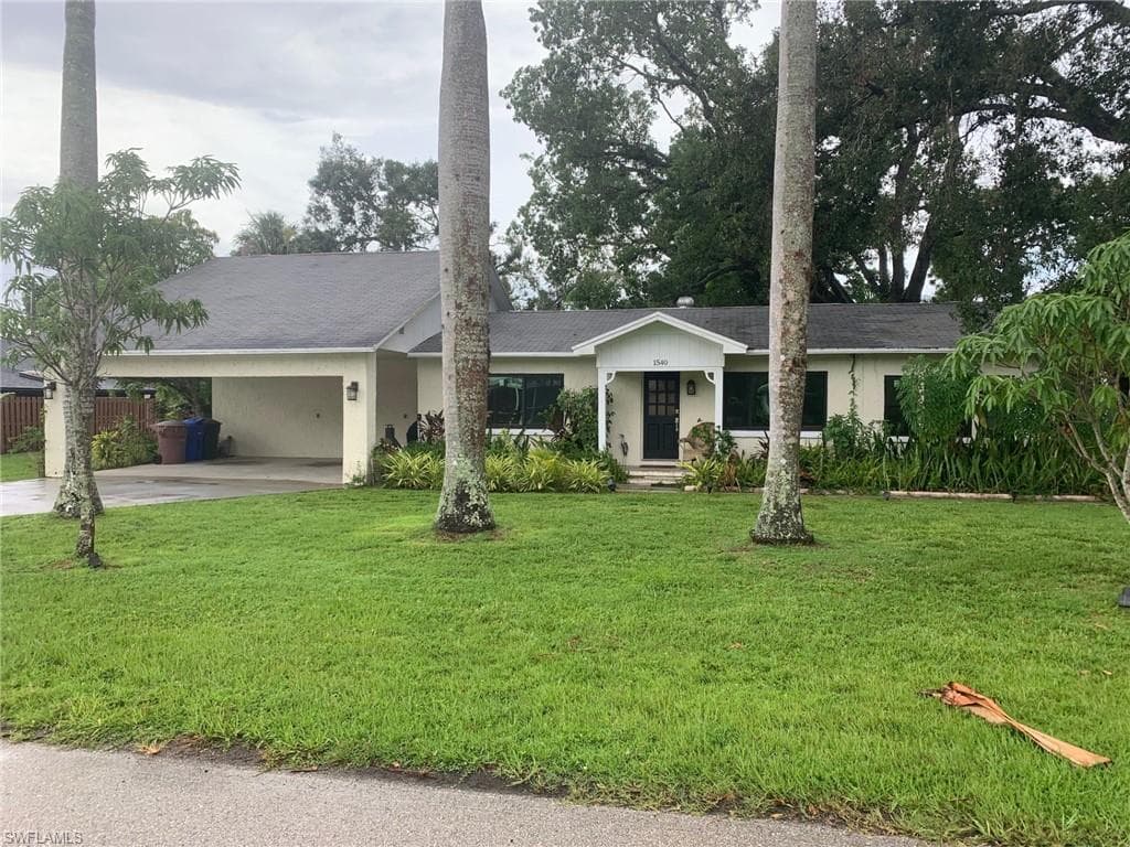 1540 Alhambra DR FORT MYERS, FL 33901