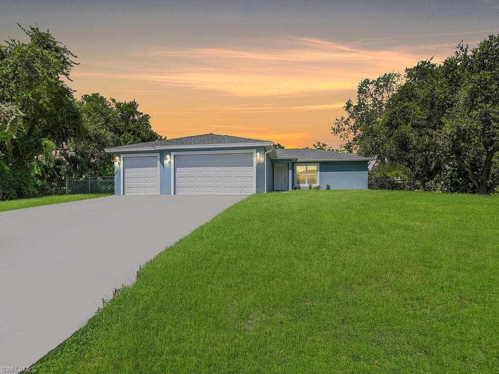 1037 Zinnia LOOP LABELLE, FL 33935