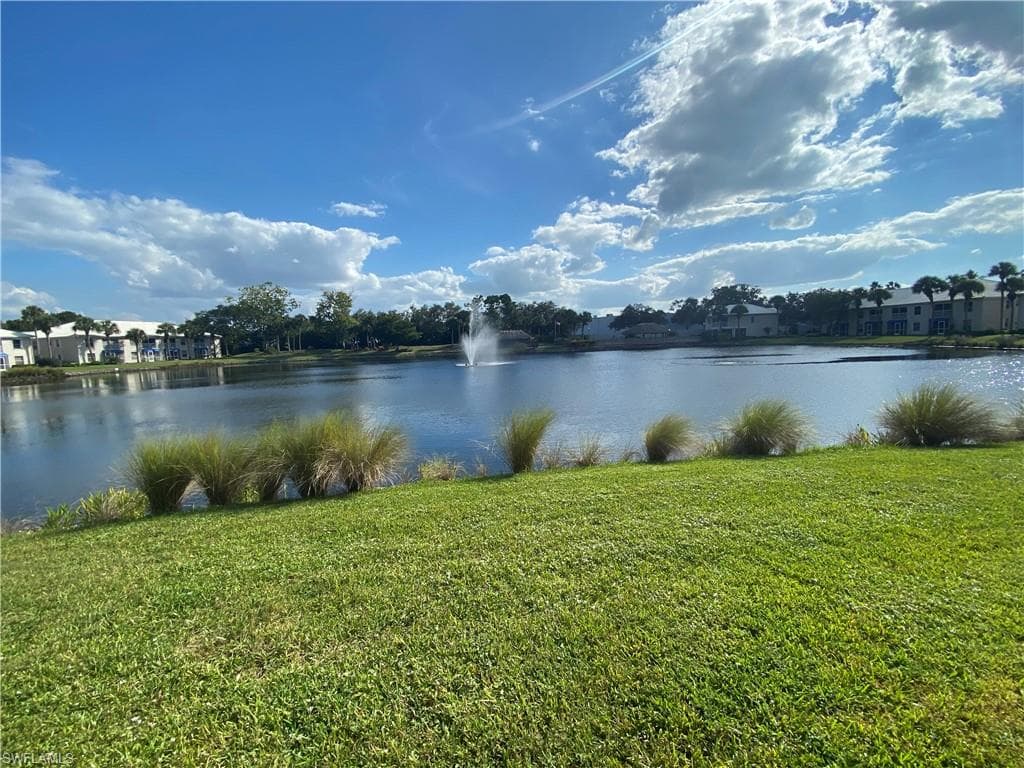 828 Gulf Pavilion DR 101 NAPLES, FL 34108