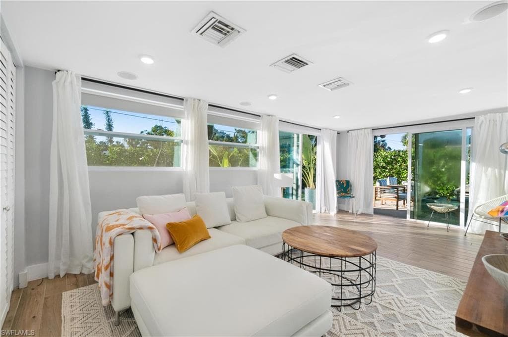 1320 Delmar LN NAPLES, FL 34104