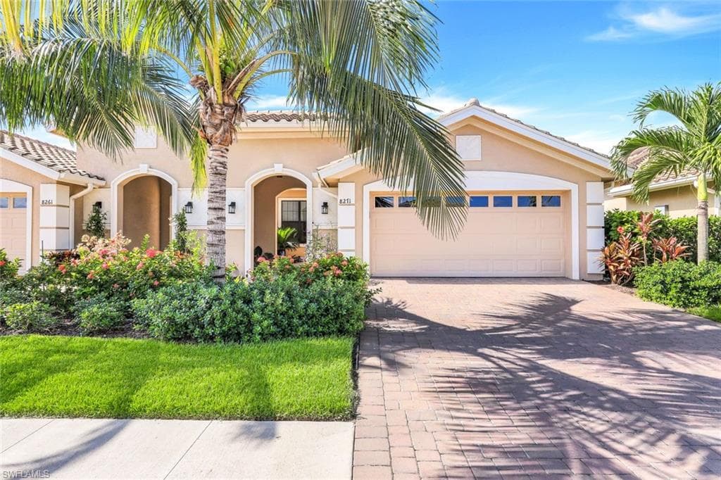 8271 Venetian Pointe DR FORT MYERS, FL 33908