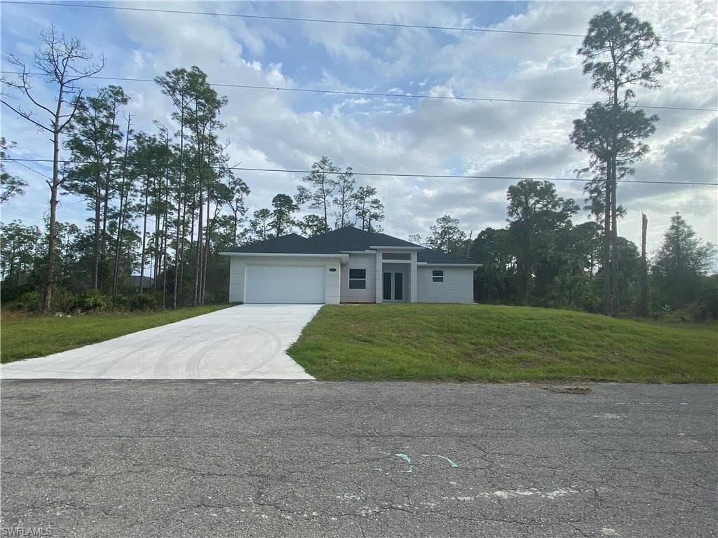 812 James AVE LEHIGH ACRES, FL 33936