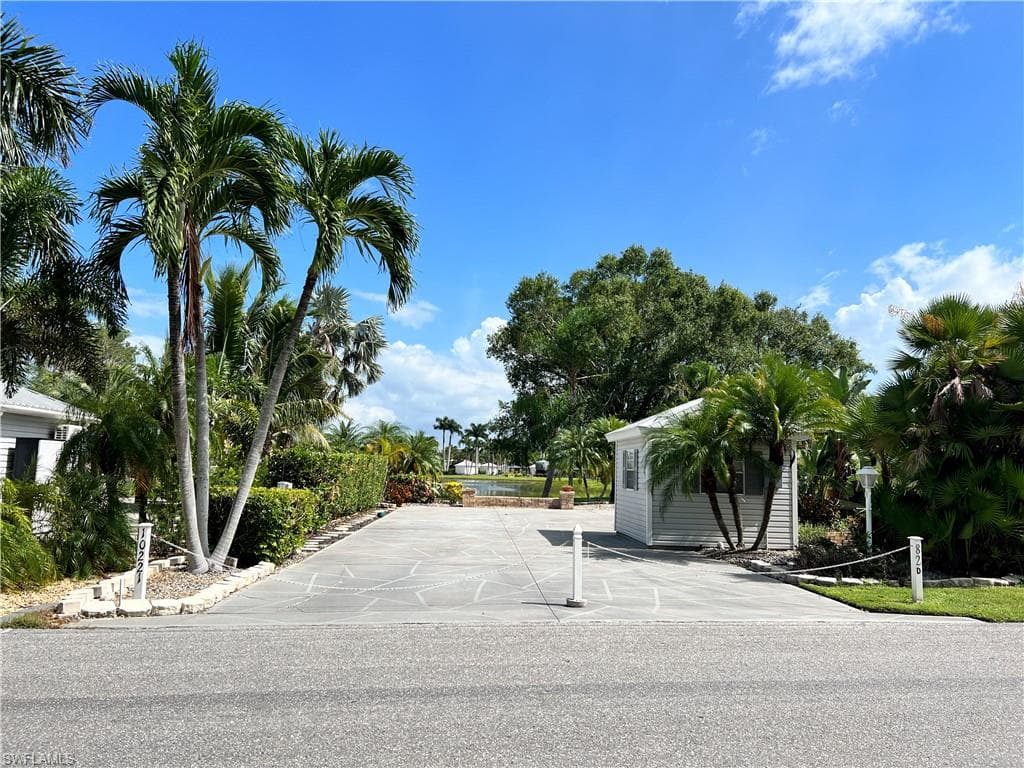 10221 Nightwood DR FORT MYERS, FL 33905