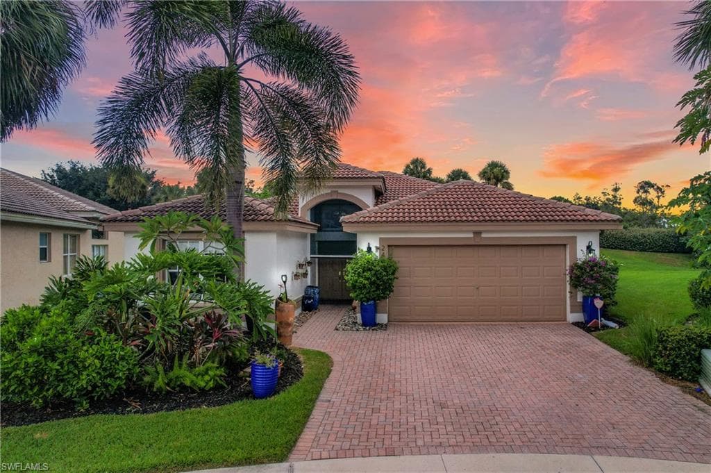 2443 Butterfly Palm DR NAPLES, FL 34119
