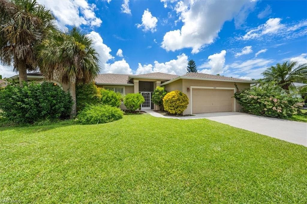 9385 Lake Abby LN BONITA SPRINGS, FL 34135