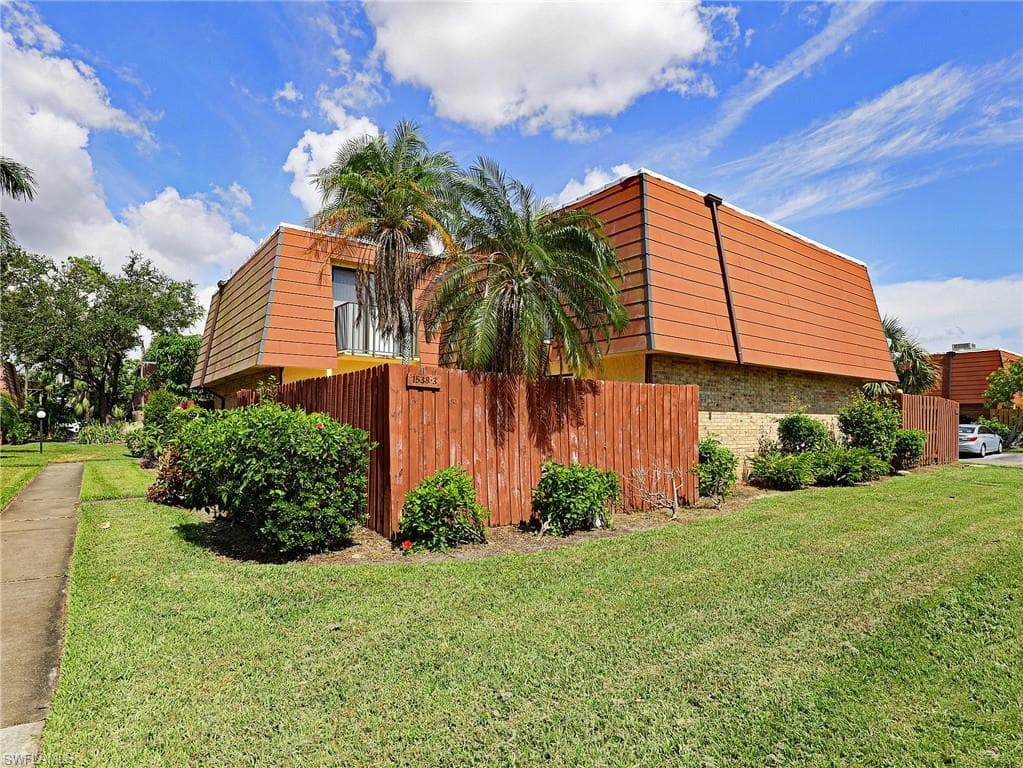1538 Park Meadows DR 3 FORT MYERS, FL 33907