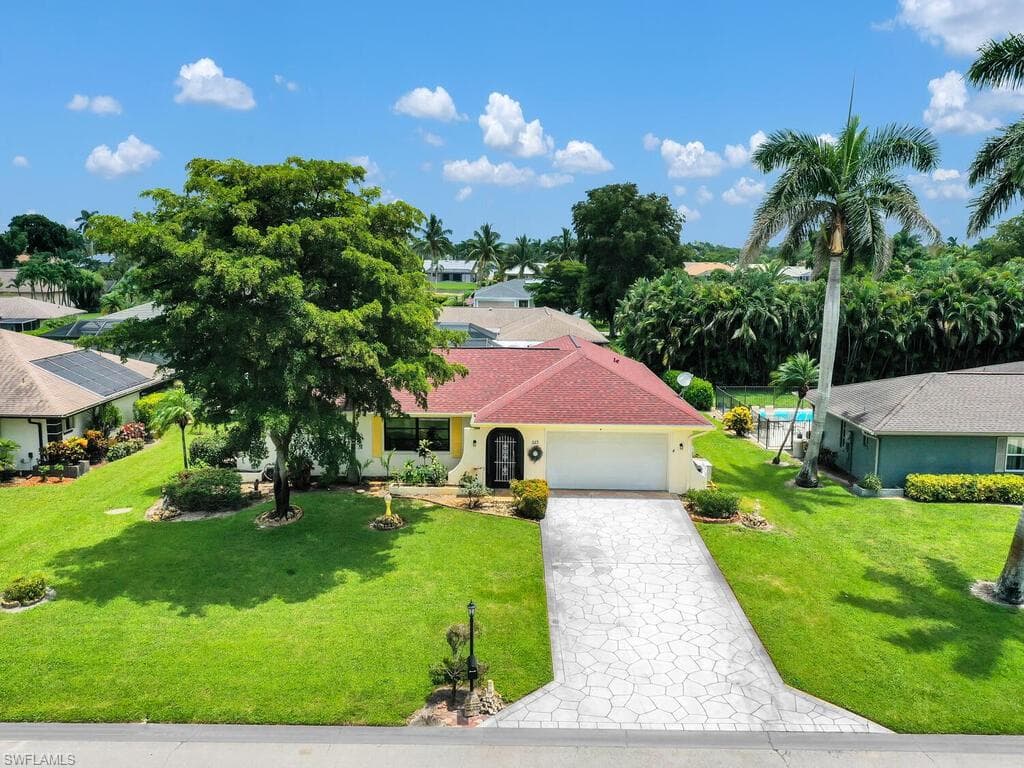 223 Bay Meadows DR NAPLES, FL 34113