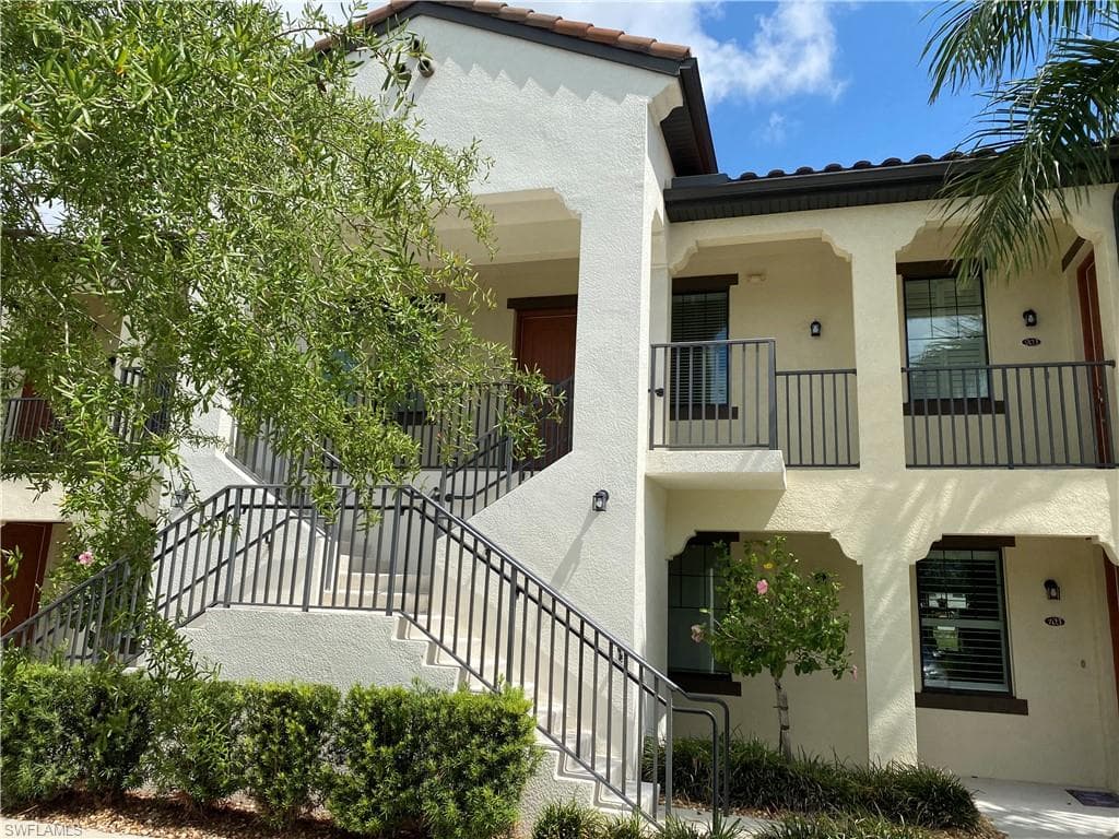 15114 Palmer Lake CIR 202 NAPLES, FL 34109