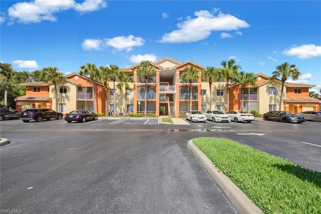 6330 Aragon WAY 105 FORT MYERS, FL 33966