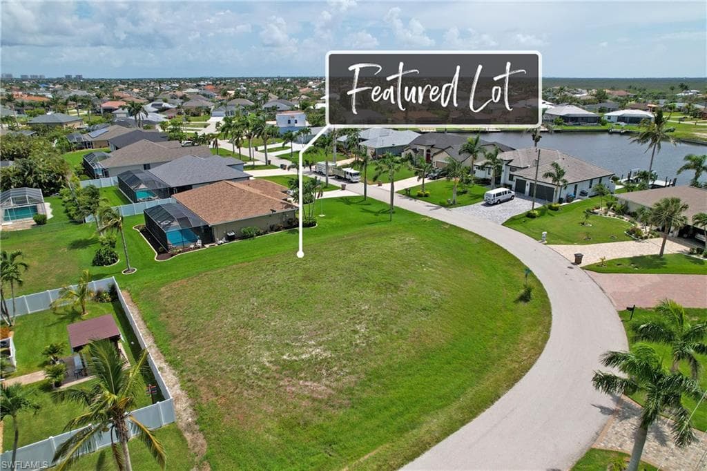2728 SW 30th TER CAPE CORAL, FL 33914
