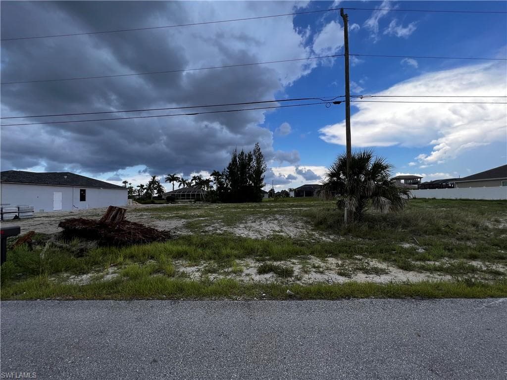 26 NW 13th PL CAPE CORAL, FL 33993