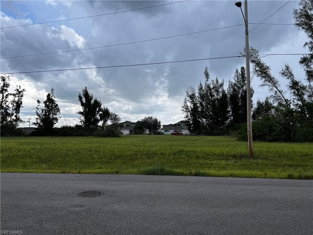215 SW 16th PL CAPE CORAL, FL 33991