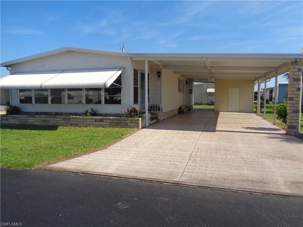 3013 Longview LN NORTH FORT MYERS, FL 33917