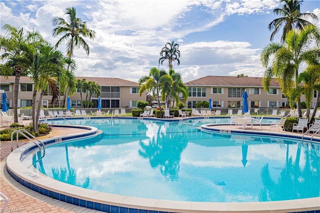 248 Palm DR 49-5 NAPLES, FL 34112