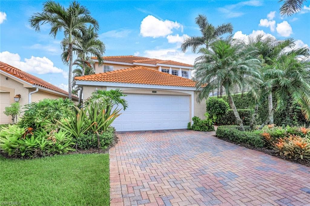 1082 Jardin DR NAPLES, FL 34104