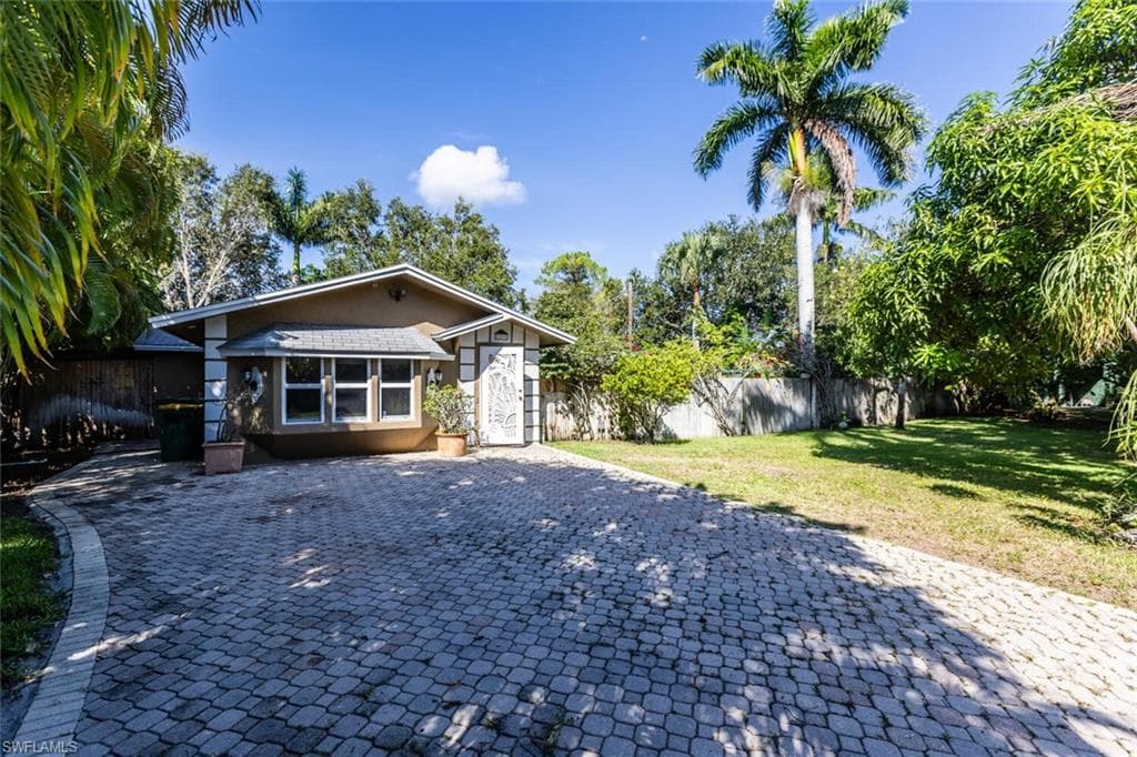 289 Porter ST NAPLES, FL 34113