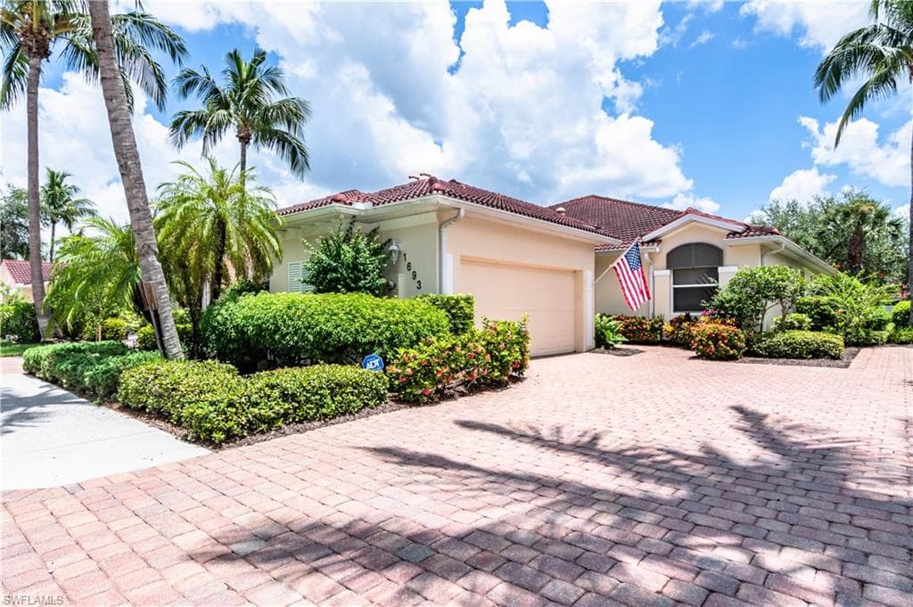 1693 Tarpon Bay DR S 40 NAPLES, FL 34119