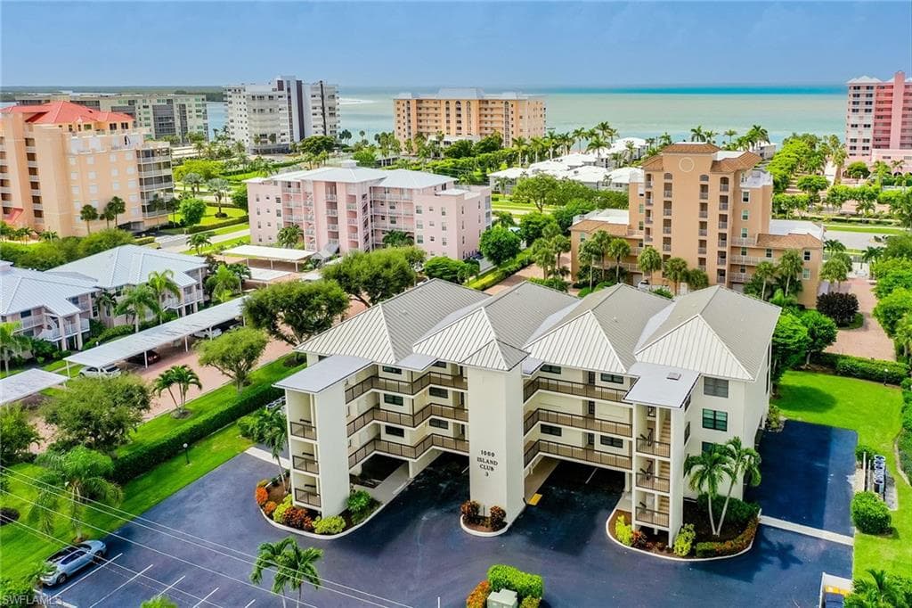 1000 Swallow AVE 8 MARCO ISLAND, FL 34145