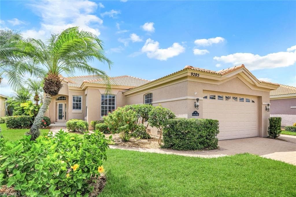 9205 Garden Pointe FORT MYERS, FL 33908