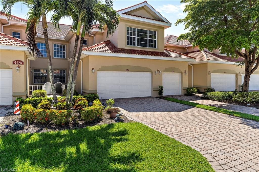 5581 Berkshire DR 203 FORT MYERS, FL 33912