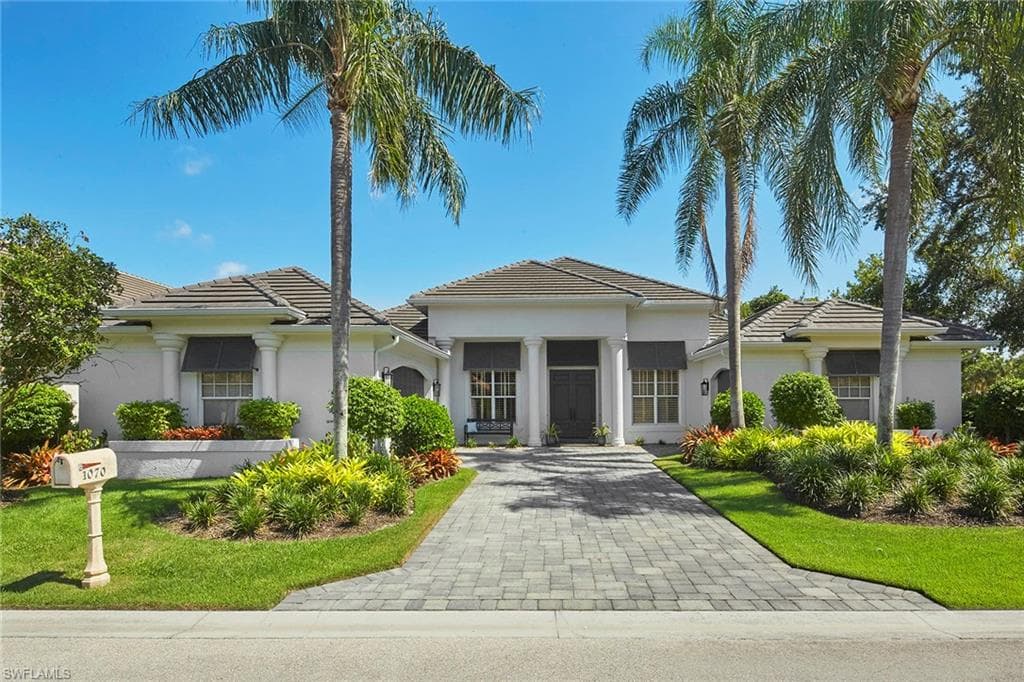 1070 Spanish Moss TRL NAPLES, FL 34108