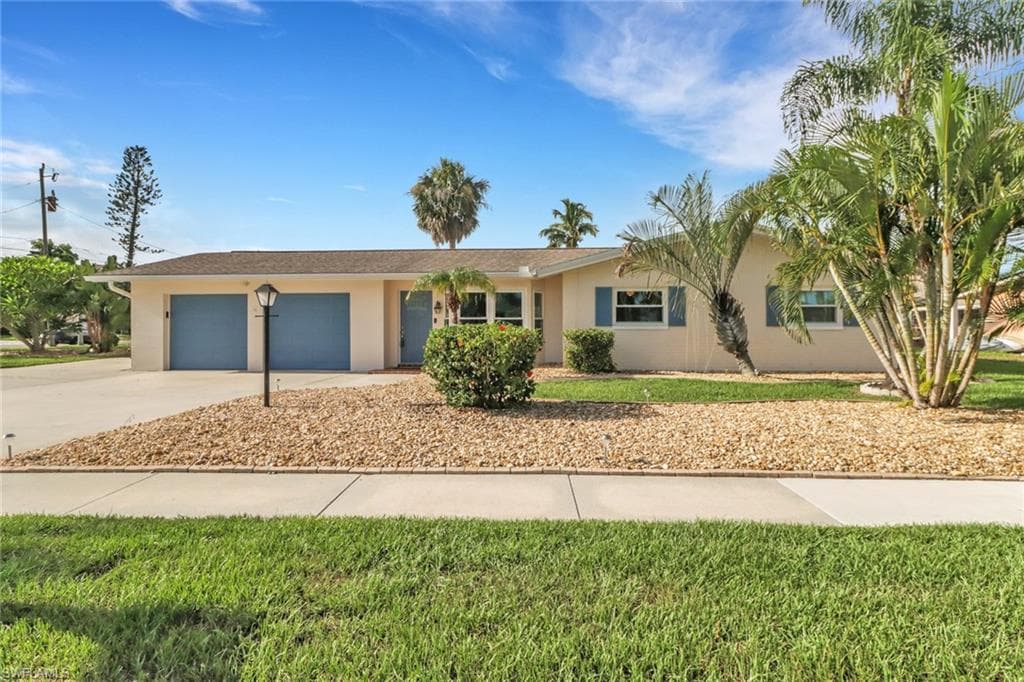 1795 Lakeview BLVD NORTH FORT MYERS, FL 33903