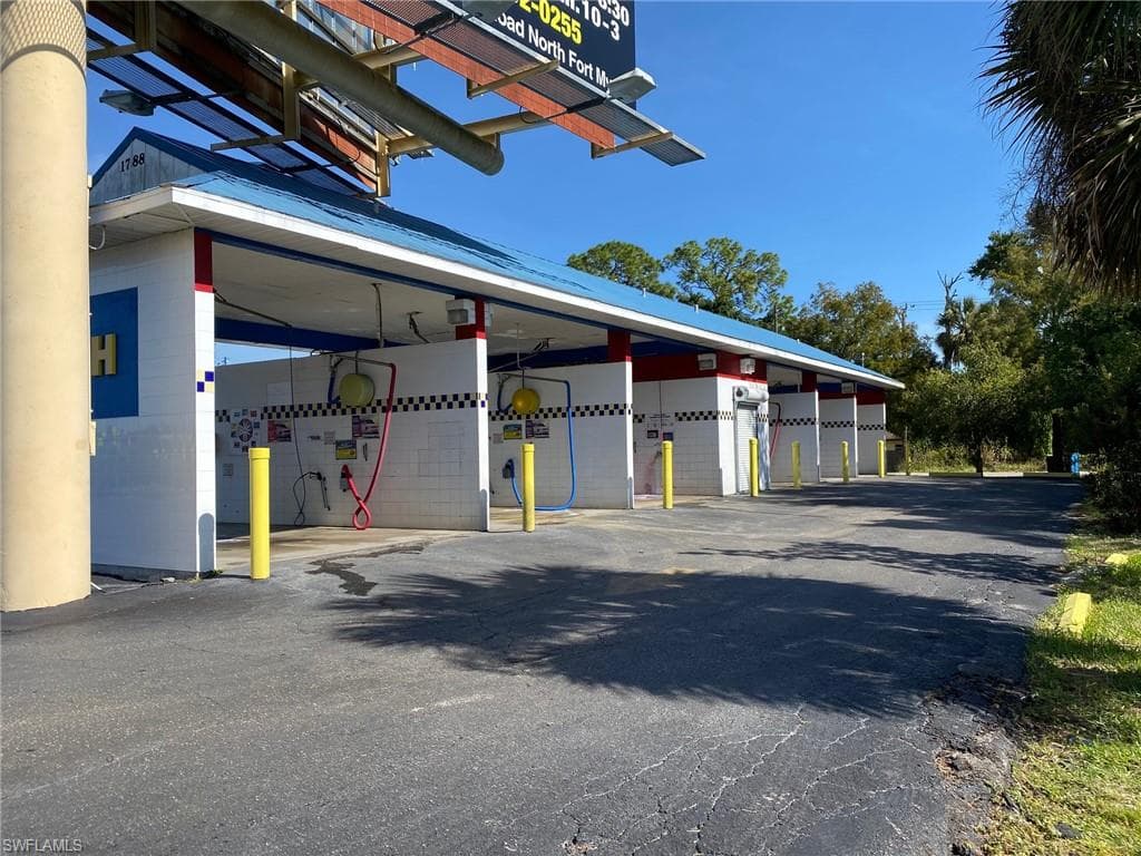 2408 Winkler AVE FORT MYERS, FL 33901