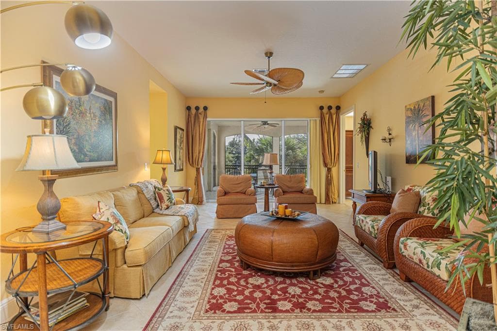 9224 Campanile CIR 203 NAPLES, FL 34114