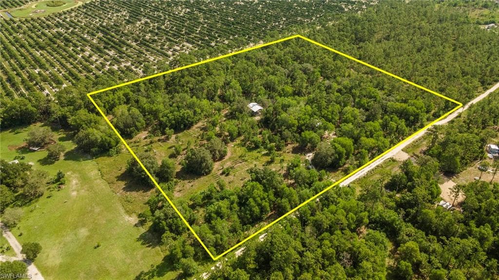 1633 Angela RD NAPLES, FL 34120
