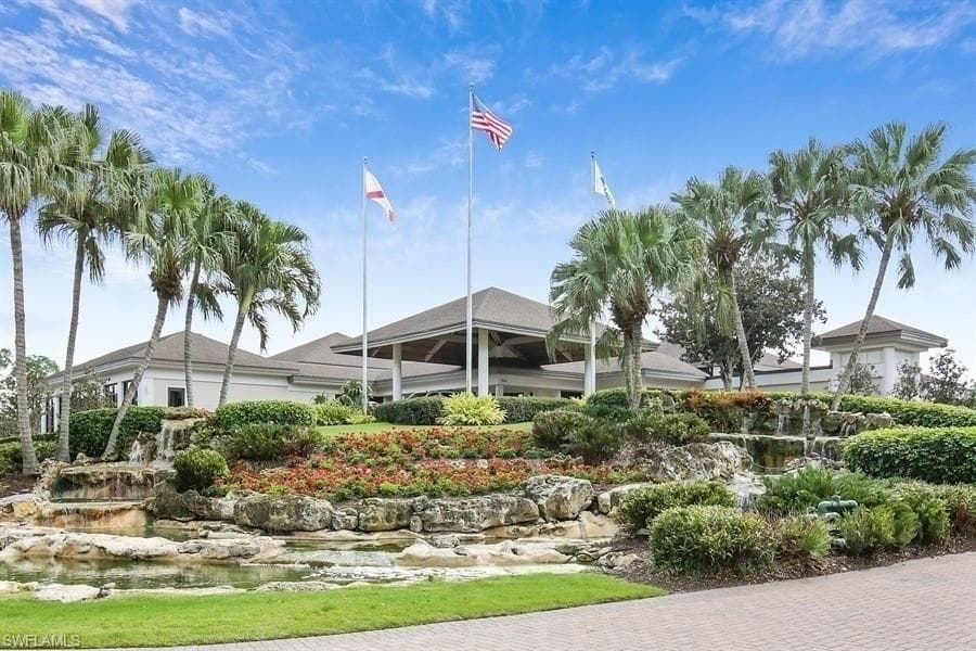 413 Edgemere WAY N 3 NAPLES, FL 34105
