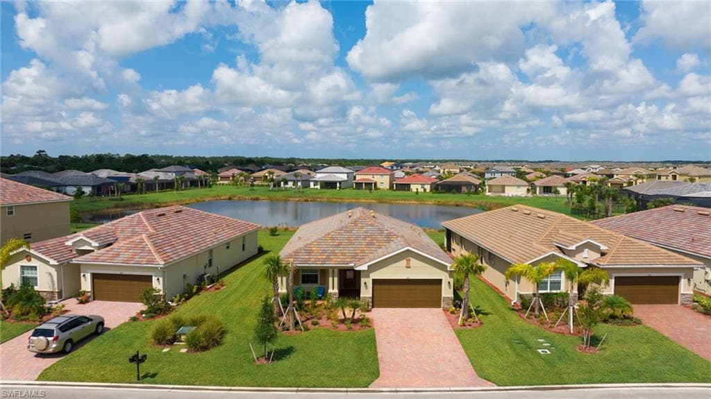 3621 Rain Lily LN ALVA, FL 33920
