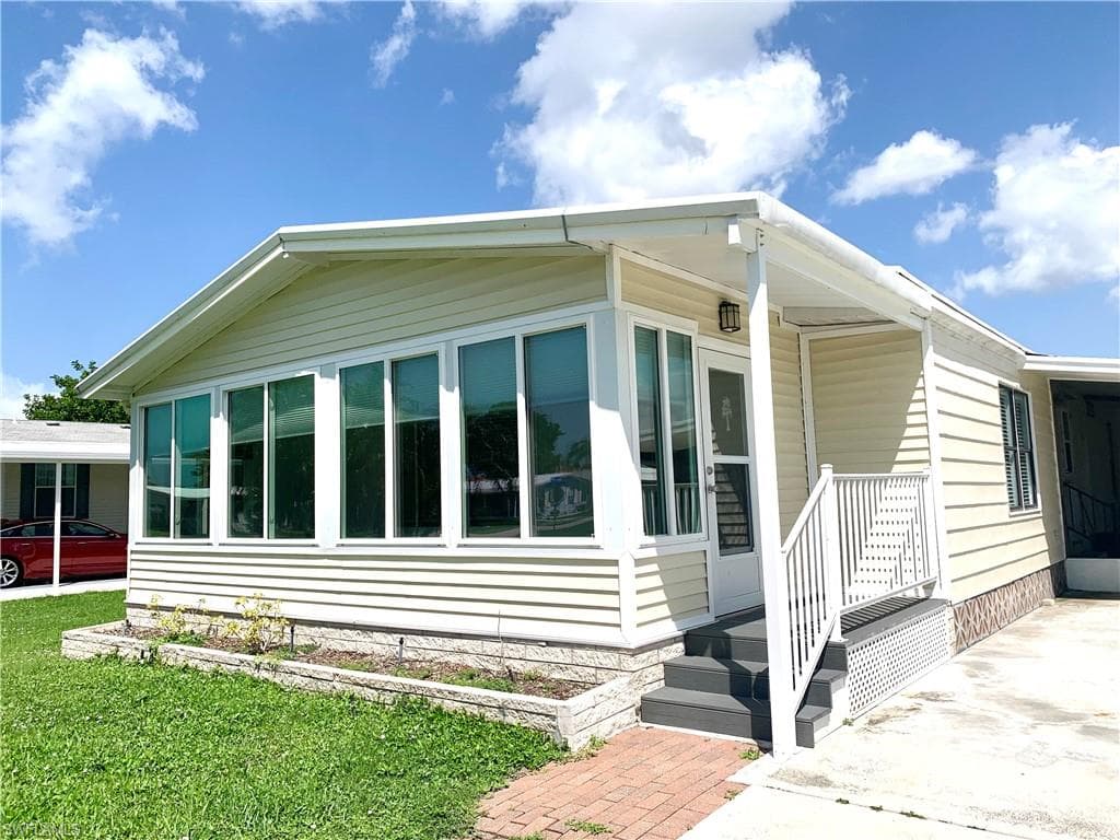 26287 Queen Mary LN BONITA SPRINGS, FL 34135