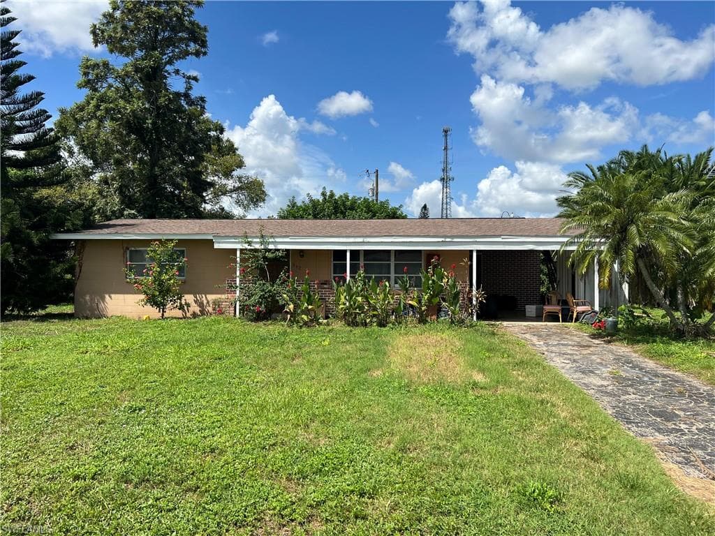 512 York RD LEHIGH ACRES, FL 33936
