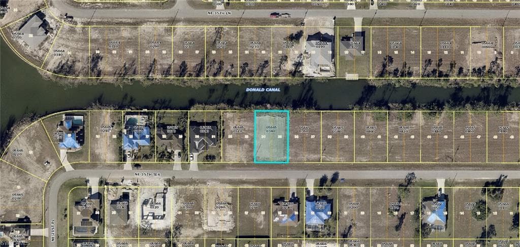 2209 NE 35th TER CAPE CORAL, FL 33909