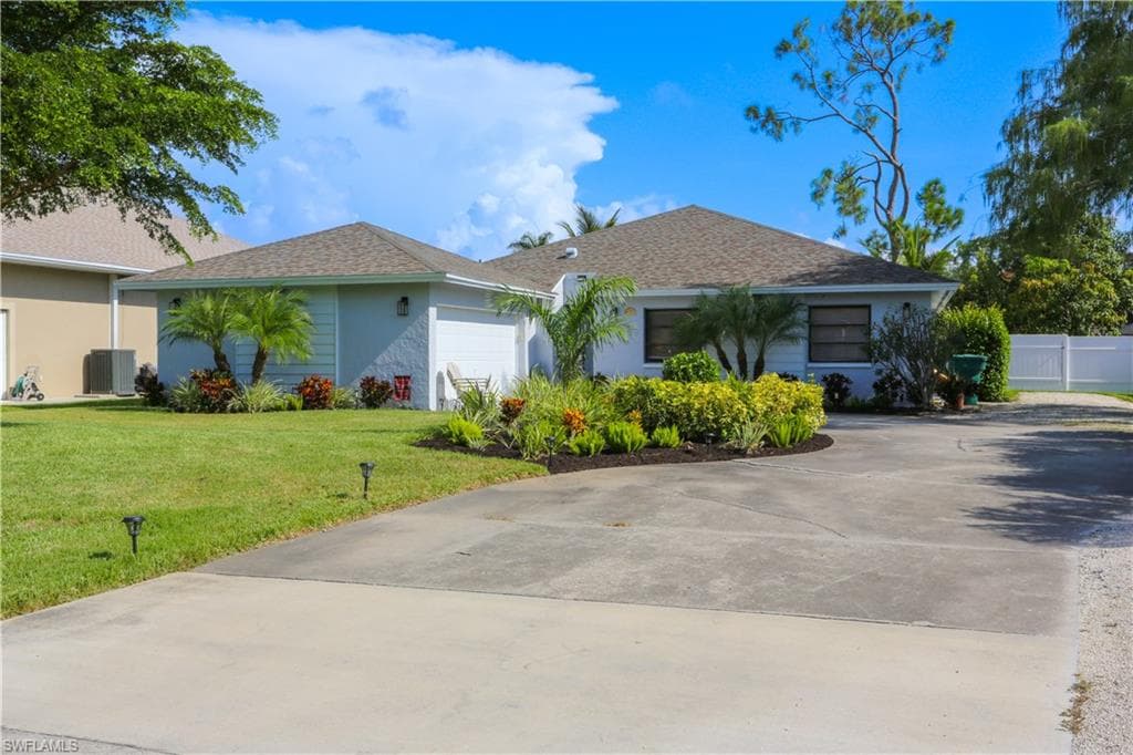 229 Mentor DR NAPLES, FL 34110