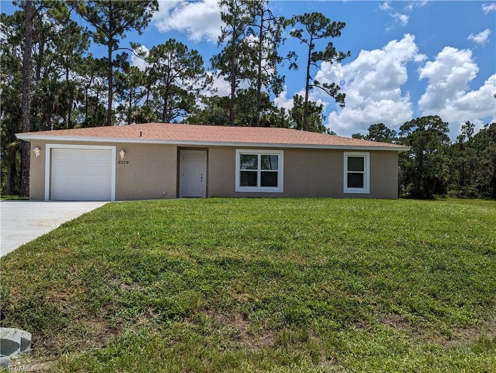 8079 Sherwood CIR LABELLE, FL 33935