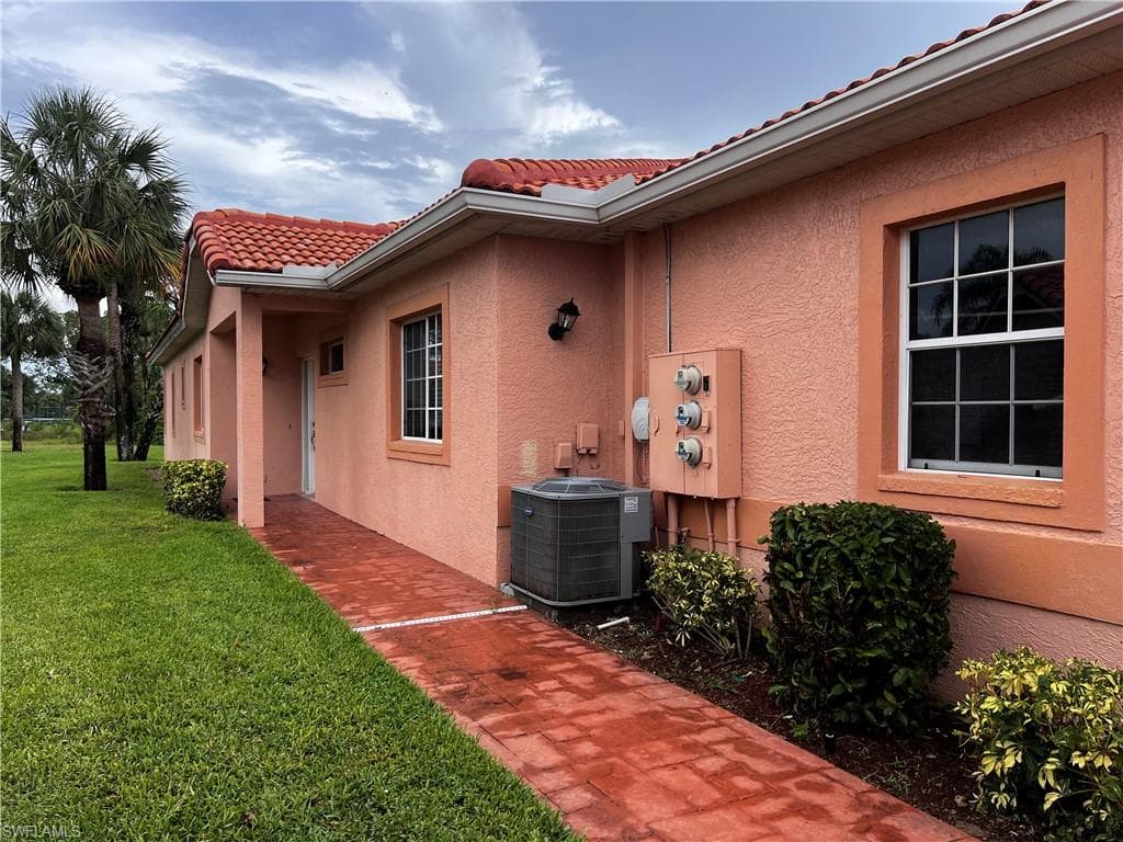 543 Joseph CT 6801 NAPLES, FL 34104